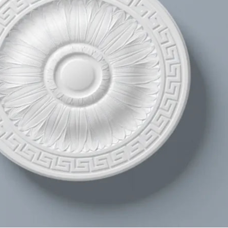 close-up view of r23 ceiling rose | DecorMania.eu